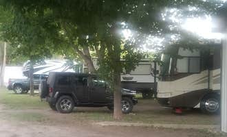 Camping near Mnisose Wicote (Wandering River): Paulson RV Park , Niobrara, South Dakota