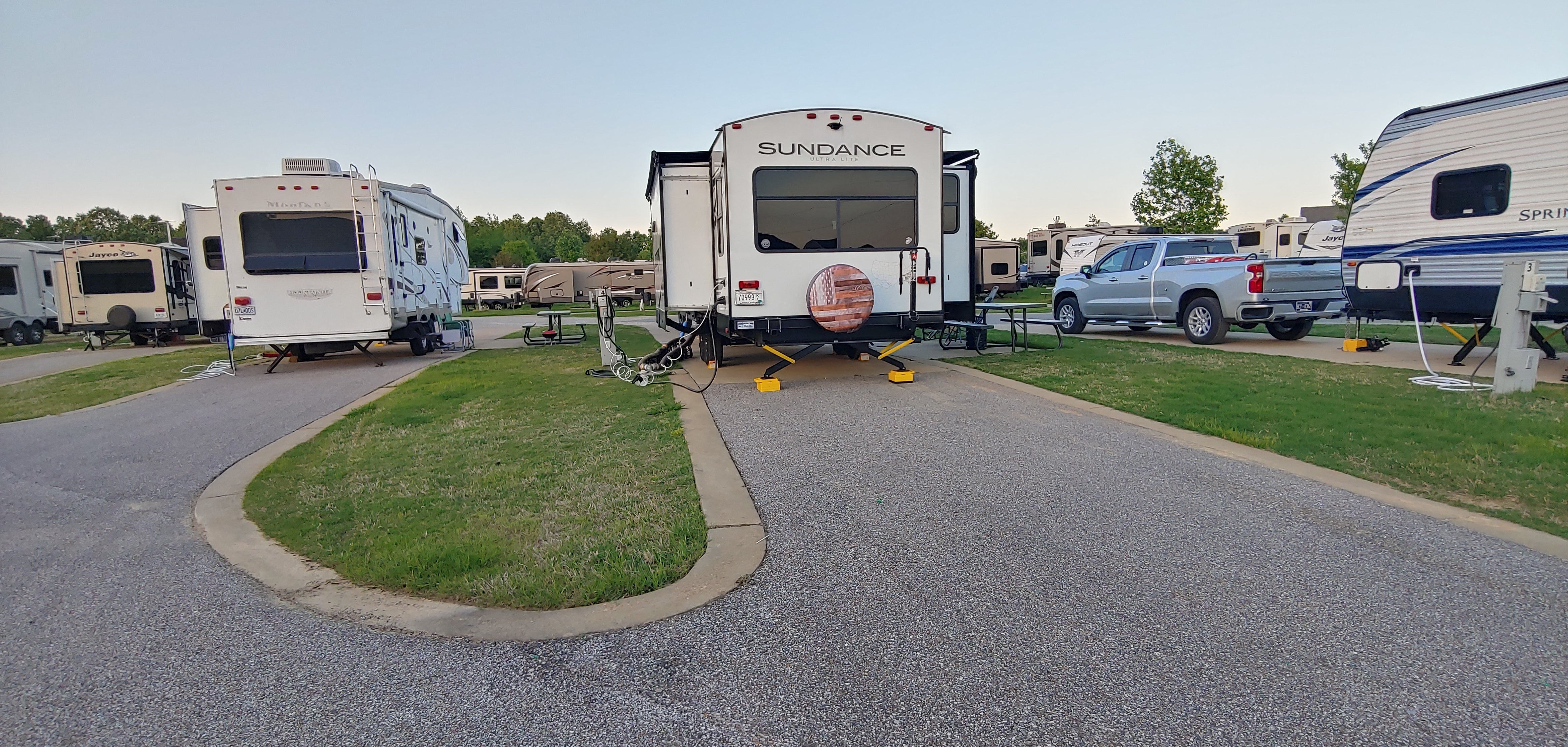 Camper submitted image from EZ Daze RV Park - 2