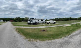 Camping near Hillbilly Haven Recreational Vehicle Park: Coffee Creek RV Resort & Cabins, Mineral Wells, Texas