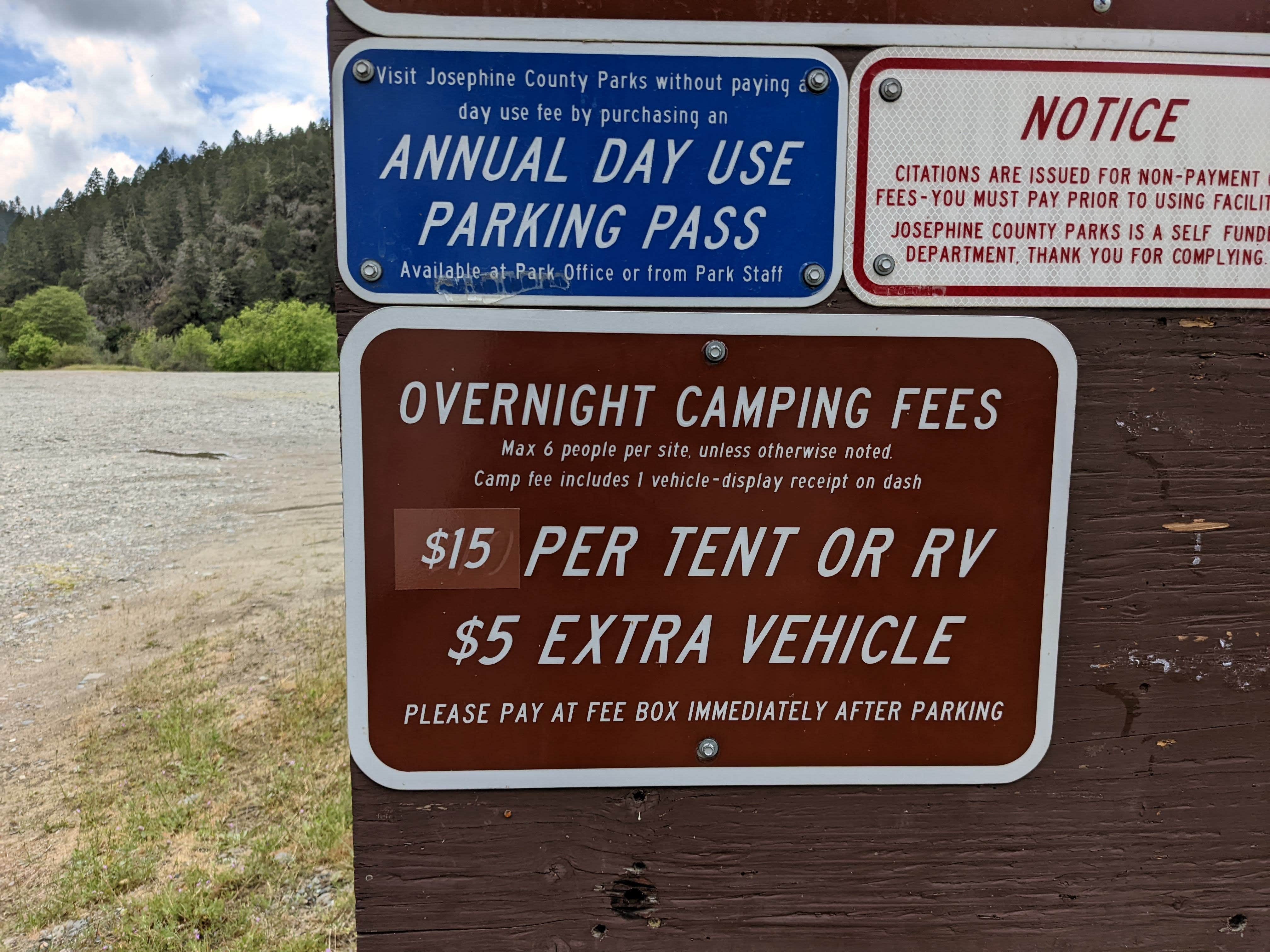 Camping near Rocky Riffle: Ennis Riffle, Merlin, Oregon