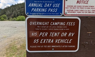 Camping near Rogue River Dispersed Campsites: Ennis Riffle, Merlin, Oregon