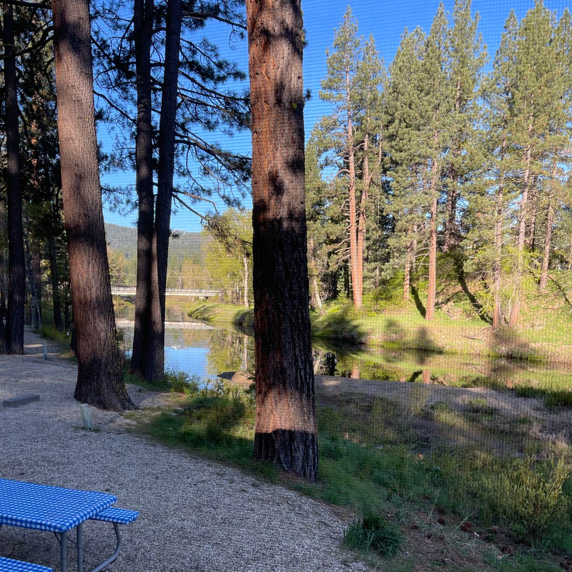 Clio's Rivers Edge RV Park Clio, CA
