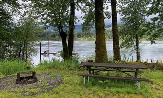 Camping near Larch Mountain: The Fishery Boat Launch and Campground, North Bonneville, Oregon