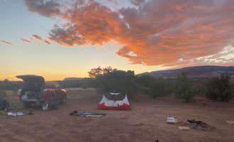 Camping near Road to the Sun Ranch: Overlook Point Dispersed Site, Torrey, Utah