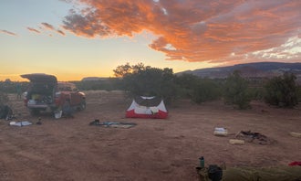 Camping near Lower Bowns: Overlook Point Dispersed Site, Torrey, Utah
