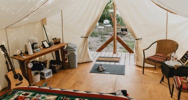 Monument Glamping