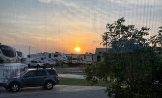 Camping near OK Treehouse: Roadrunner RV Park, Oklahoma City, Oklahoma