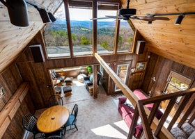 Mountaintop Cabin w Hot Tub, Stunning Views!, Deck