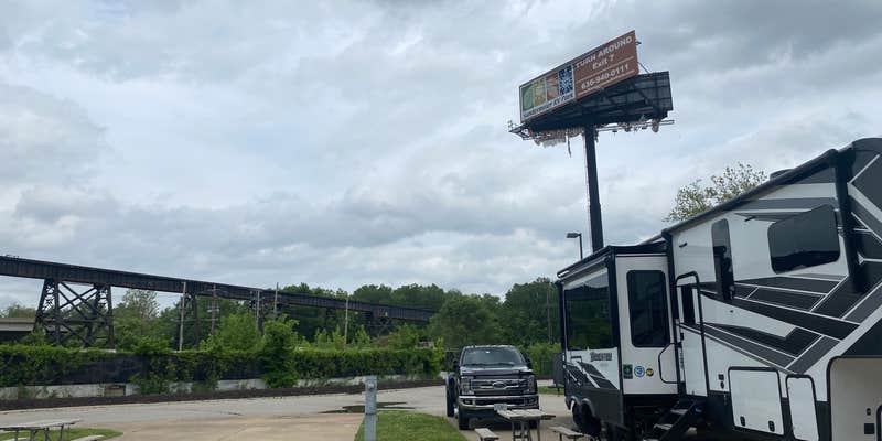 Camper submitted image from Sundermeier RV Park