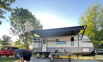 Camping near Riverview City Park: Seven Eagles RV Resort & Campground, Savanna, Illinois