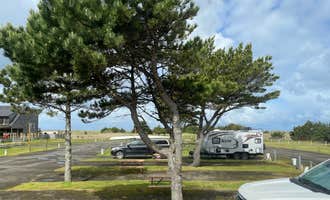 Camping near Evergreen Court & Trailer Park: Pacific Holiday RV Resort, Long Beach, Washington