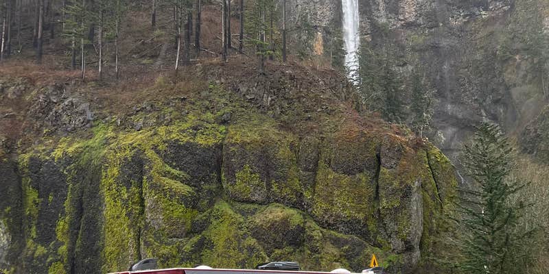 Camper submitted image from Multnomah Falls Parking Lot (Day Use)