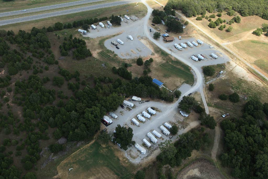 Camping near Hickory Creek: Cedars Edge RV Park, Overbrook, Oklahoma