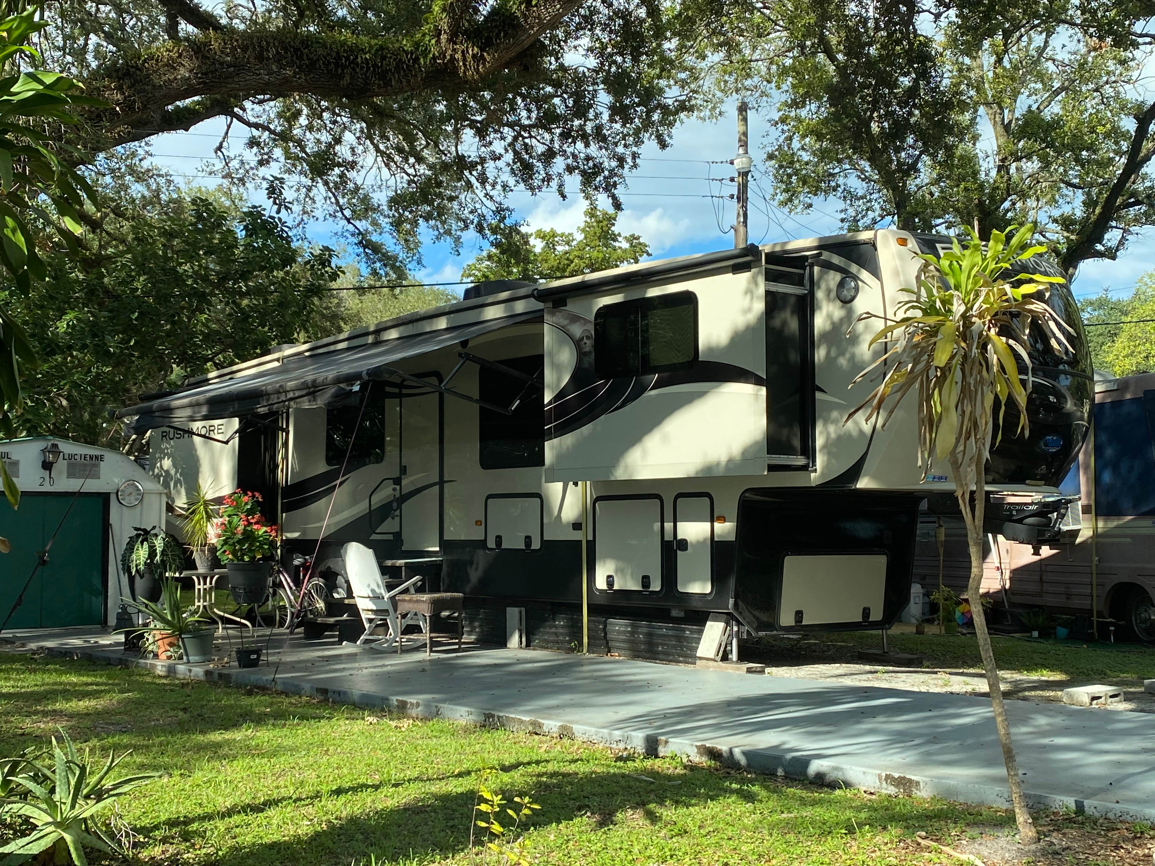 Embassy RV Park | Hallandale, FL