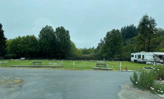 Camping near Miller Bar Camping and Day Use Area: Riverside RV Resort, Brookings, Oregon