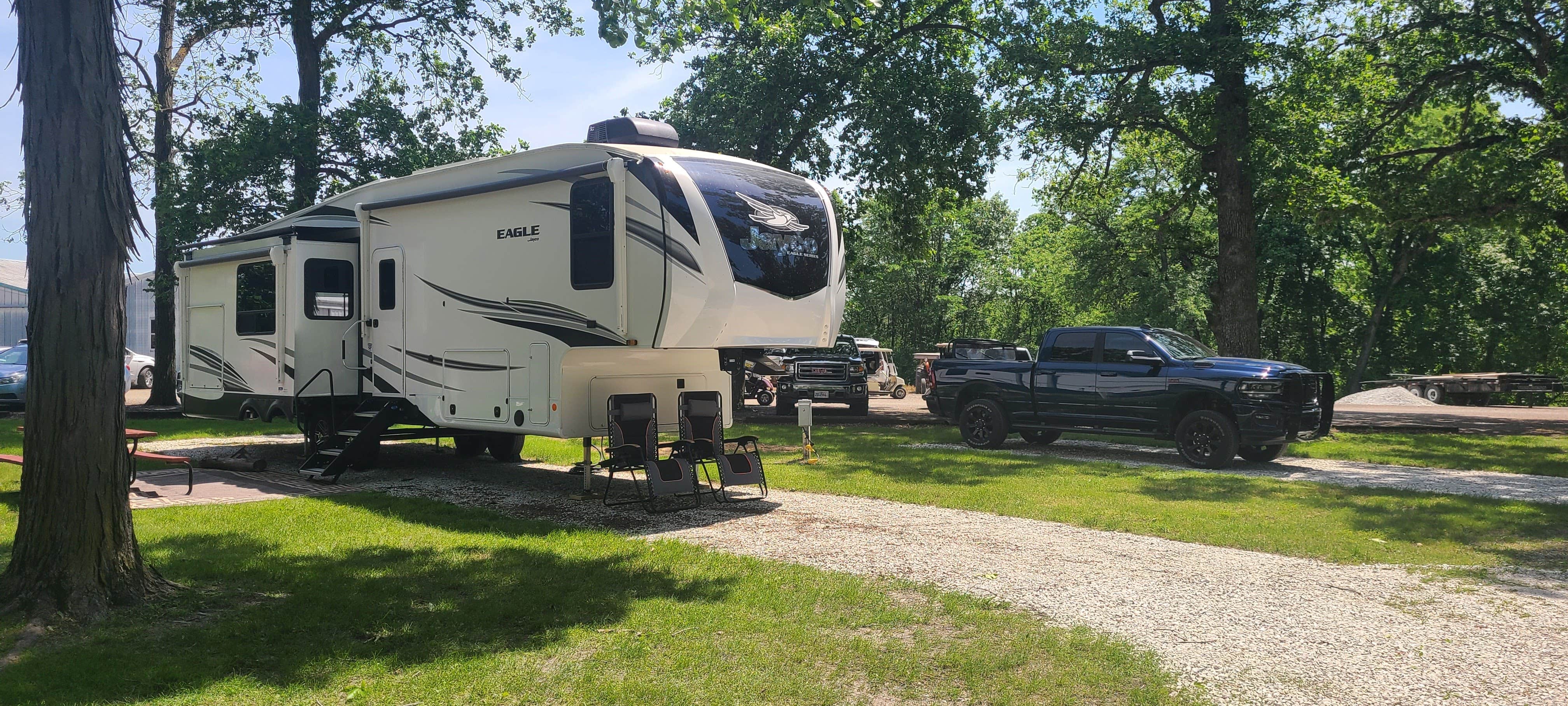 Camping near Spring Lake Park: Carthage City Park, Nauvoo, Illinois