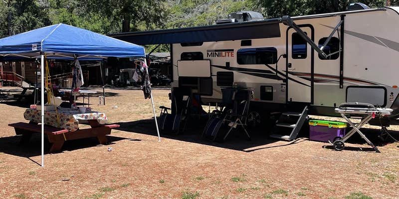 Camper submitted image from Narrows Lodge Resort