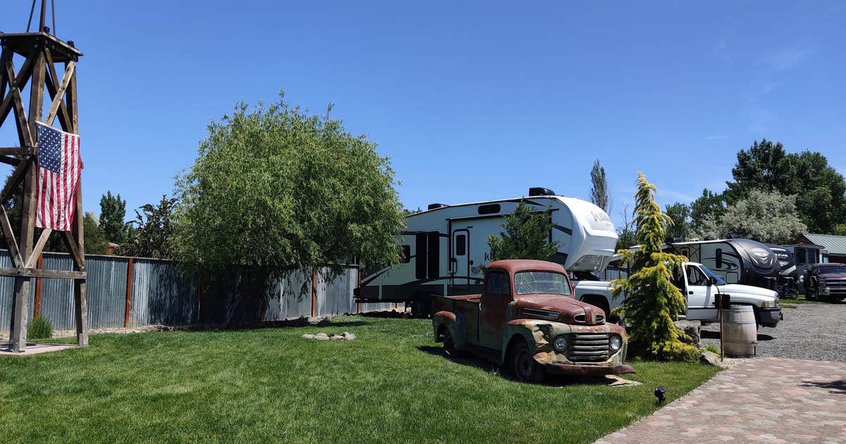 Camper-Submitted Photos of Rustic Edge RV Park