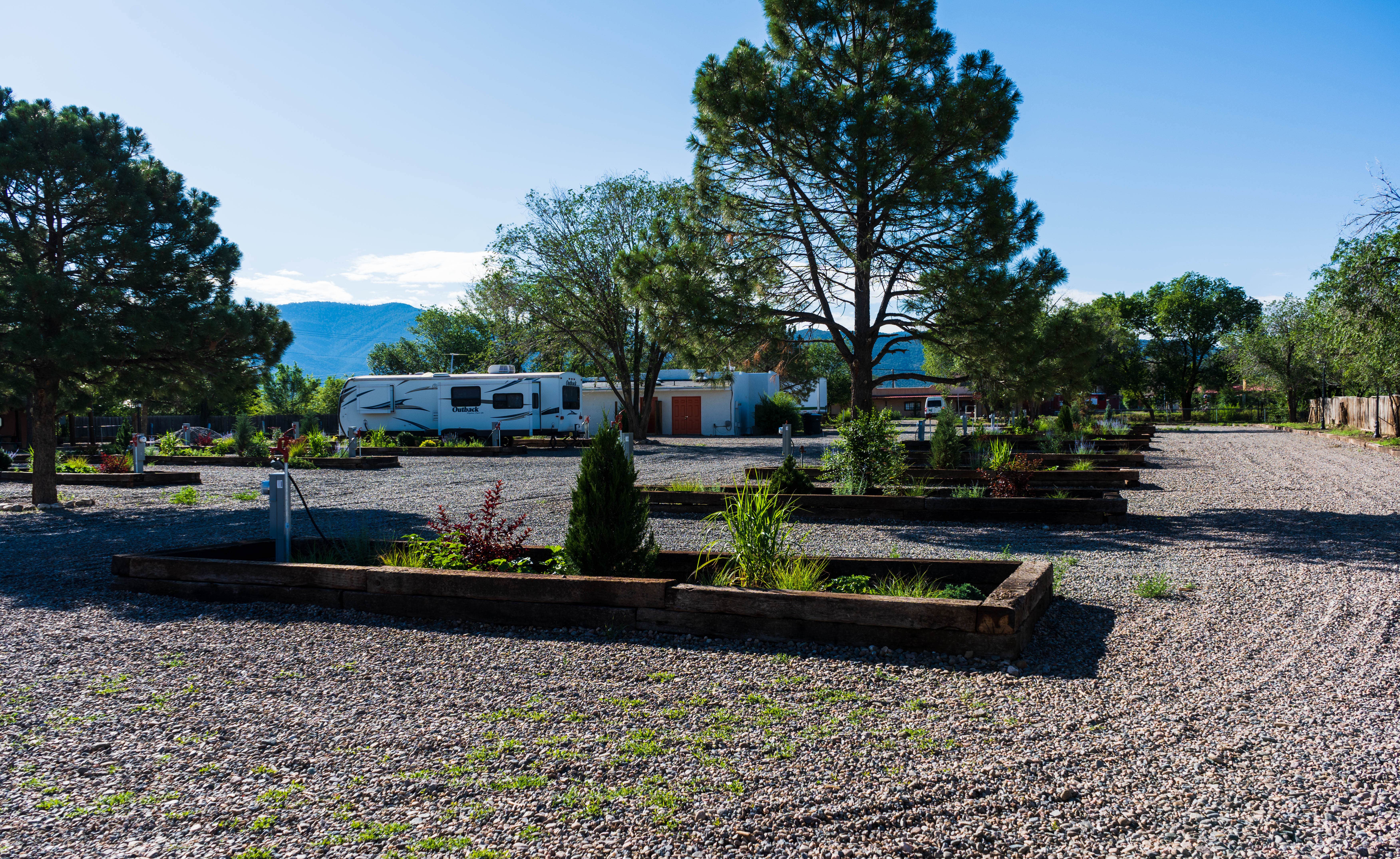 LUXX Lodge - Glamping & Taos RV Park