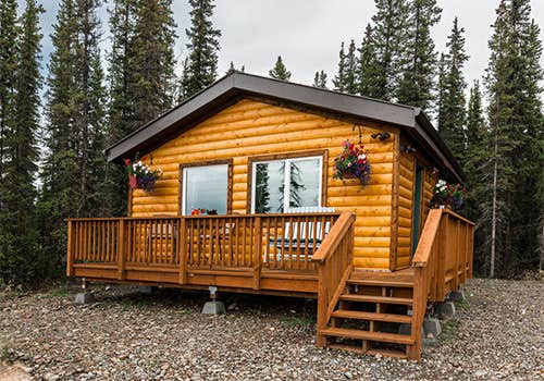 Howling Raven Cabins