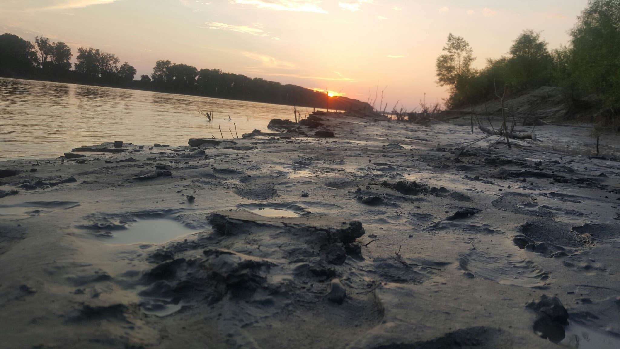 Camping near Graham Cave State Park Campground: Chamois Access, Portland, Missouri