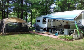 Camping near Woodchip Campground: Bazan Baldwin Oaks Family Campground, Hudsonville, Michigan