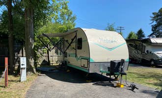 Camping near Rustic Escape Glamping Site: AA Royal Motel & Campground, North Tonawanda, New York