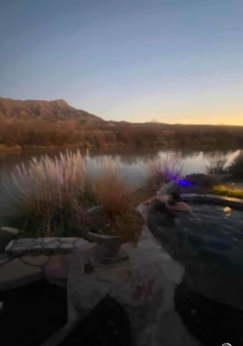 Camper submitted image from Riverbend Hot Springs - 4