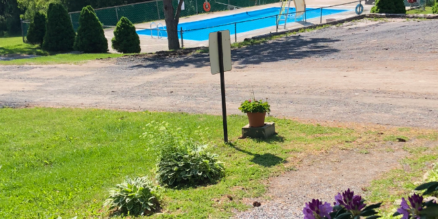 Camper submitted image from Country Roads Campground