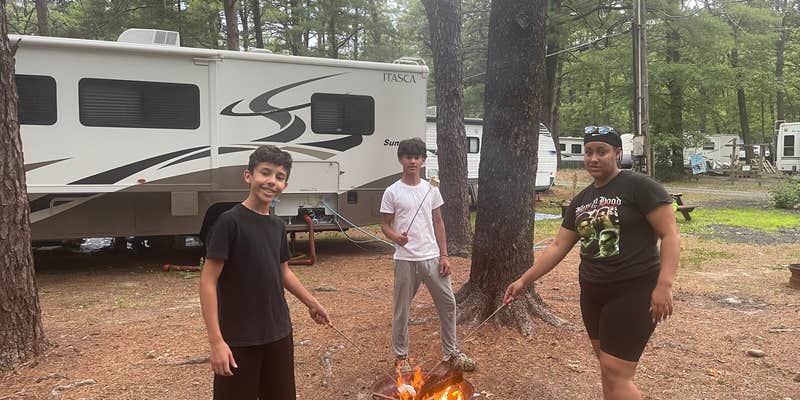 Camper submitted image from Evergreen Lake Campground
