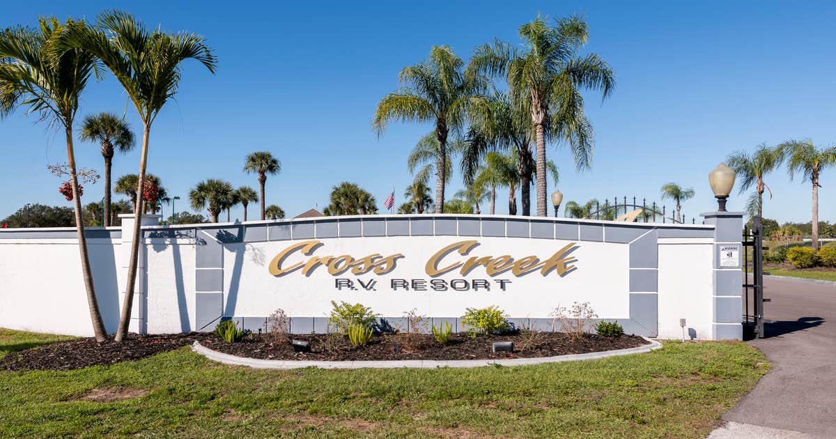 Cross Creek Country Club & RV Resort