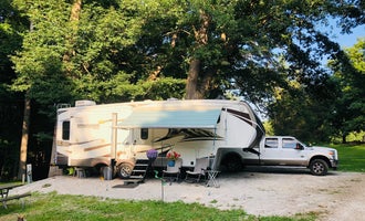 Camping near Upper Augusta Skunk River Access: Wildcat Springs Park, Alexandria, Illinois