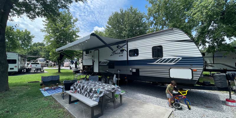 Camper submitted image from Sun Outdoors Sevierville Pigeon Forge