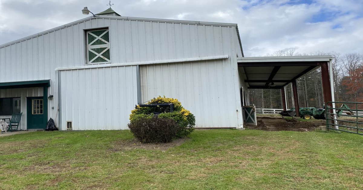 Laurel Park Stables