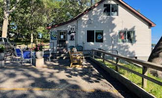 Camping near Oak Ridge Campground — Sibley State Park: Green Lake County Park, New London, Minnesota