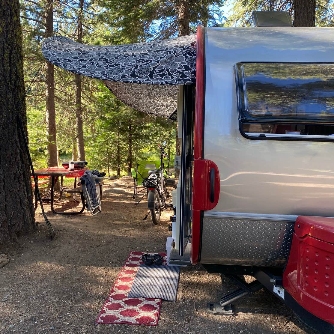 Thousand Trails Snowflower Camping Emigrant Gap, CA