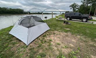 Camping near Bluffwoods Conservation Area : Riverfront Park Campground, Leavenworth, Kansas