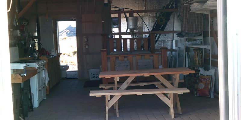 Camper submitted image from Painted Desert Ranger Cabin