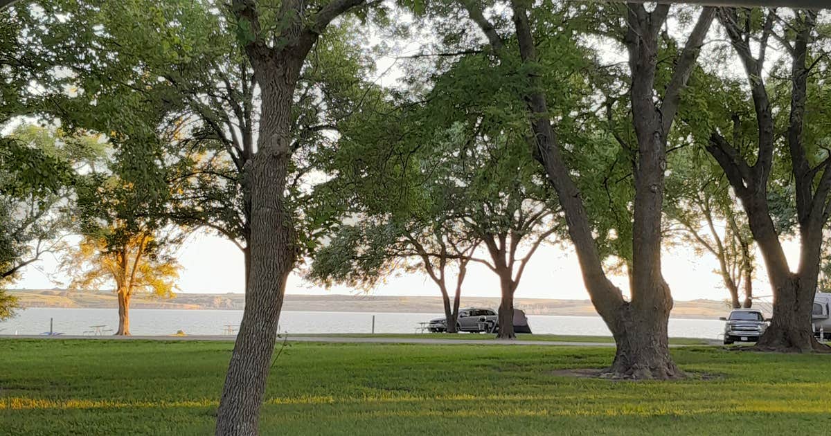 COE Harlan County Lake Methodist Cove Campground