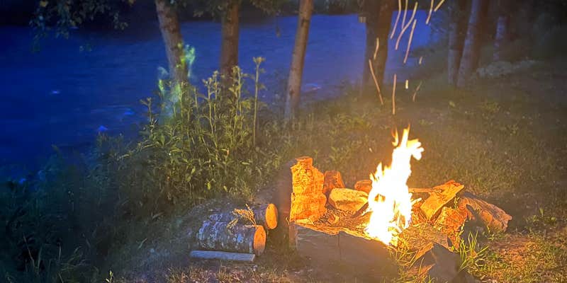 Camper submitted image from Cabins by the Joe