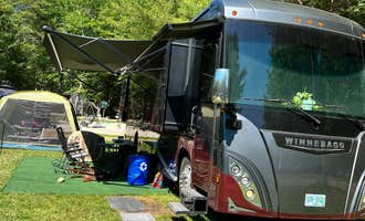 Camping near Yankeeland RV Resort: Apache Campground, Sanford, Maine