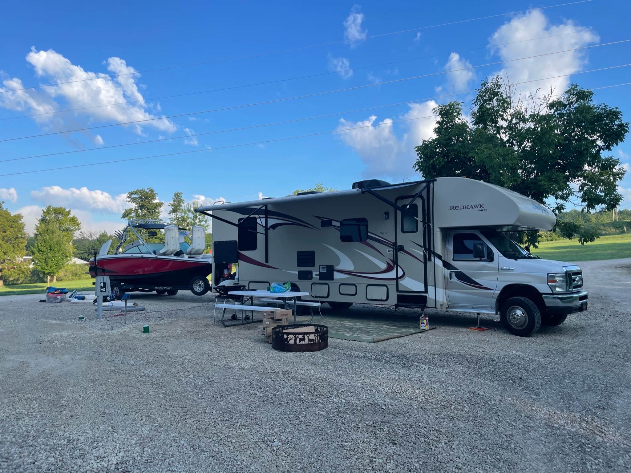 Camping near Linn Creek Koa: Scallywag’s RV Park, Linn Creek, Missouri