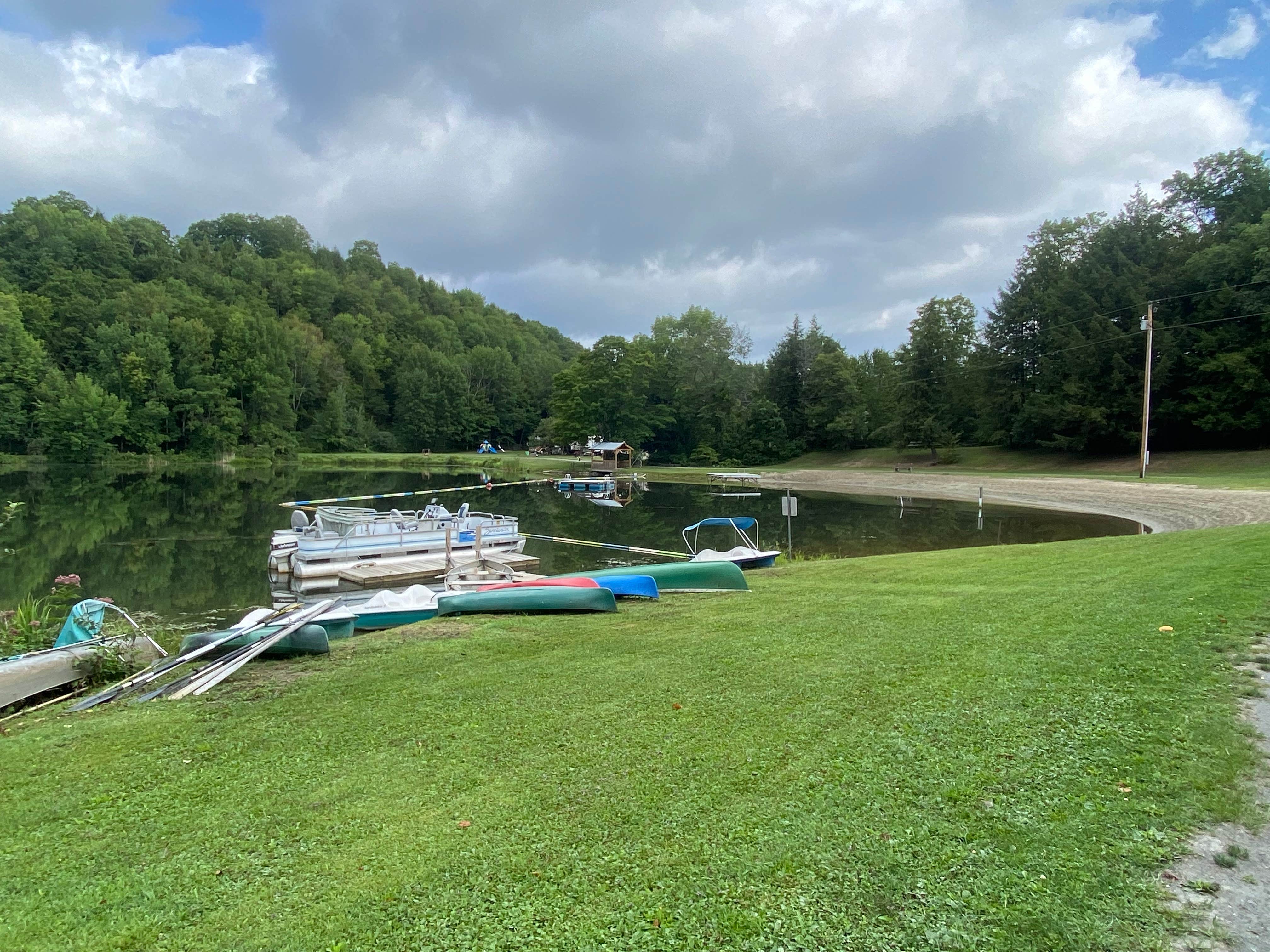 Camper submitted image from Limehurst Lake - 4