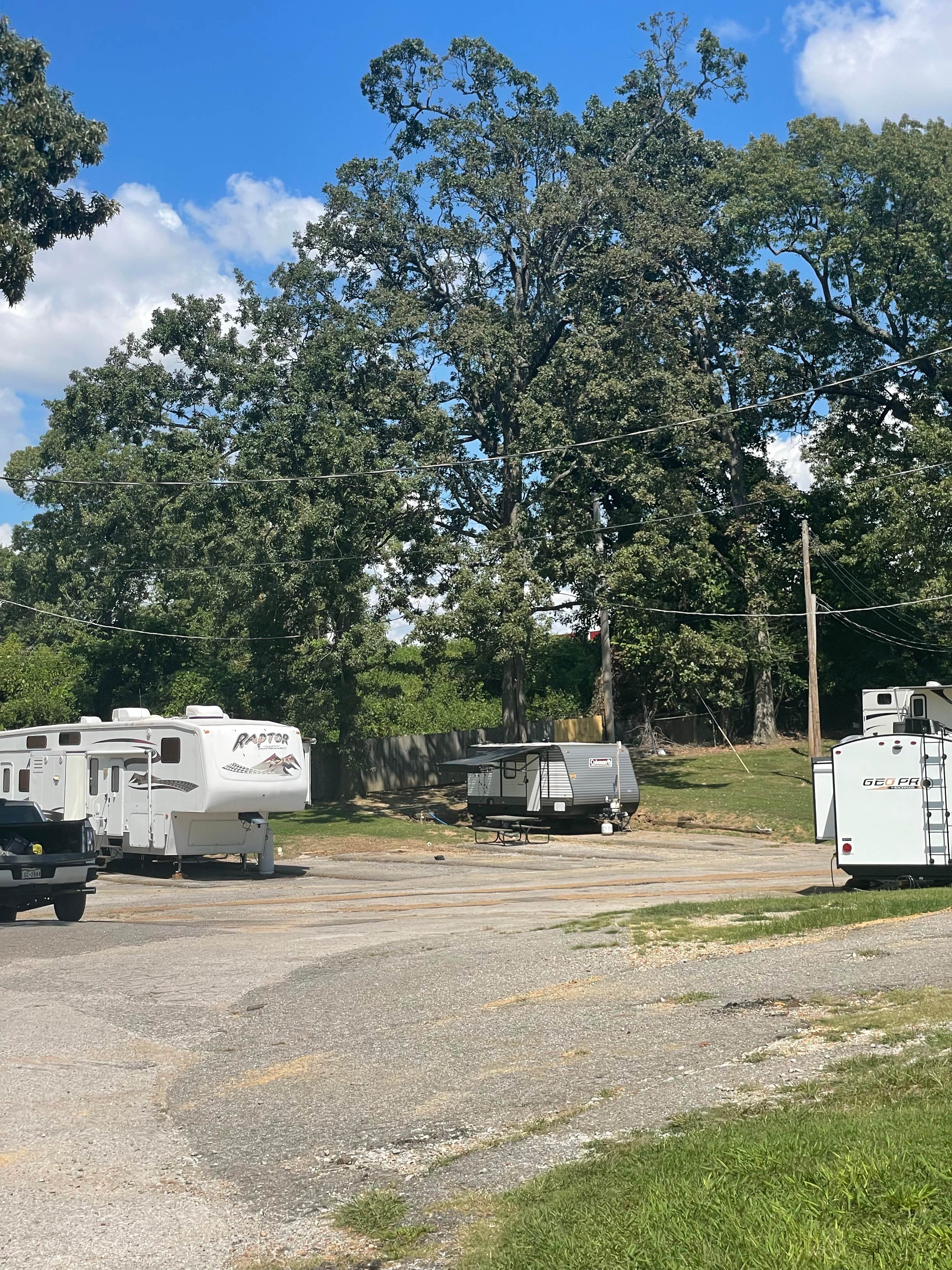 Camping near Dub Patton Campground: Elvis Presley Boulevard RV Park, Horn Lake, Tennessee