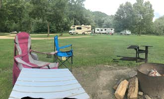Camping near Rustic Barn Campground RV Park: Finleys Landing City Park, Cassville, Iowa