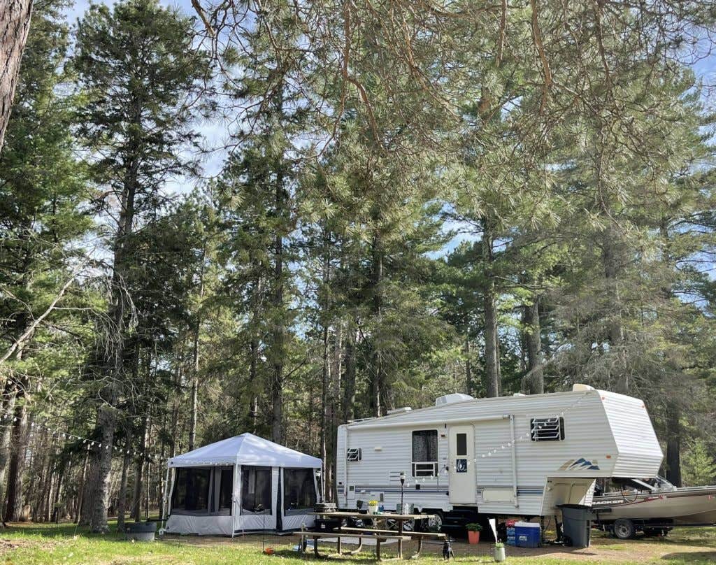 Camping near Little Pine RV Park: Clint Converse Campground, Crooked Creek Lake, Minnesota