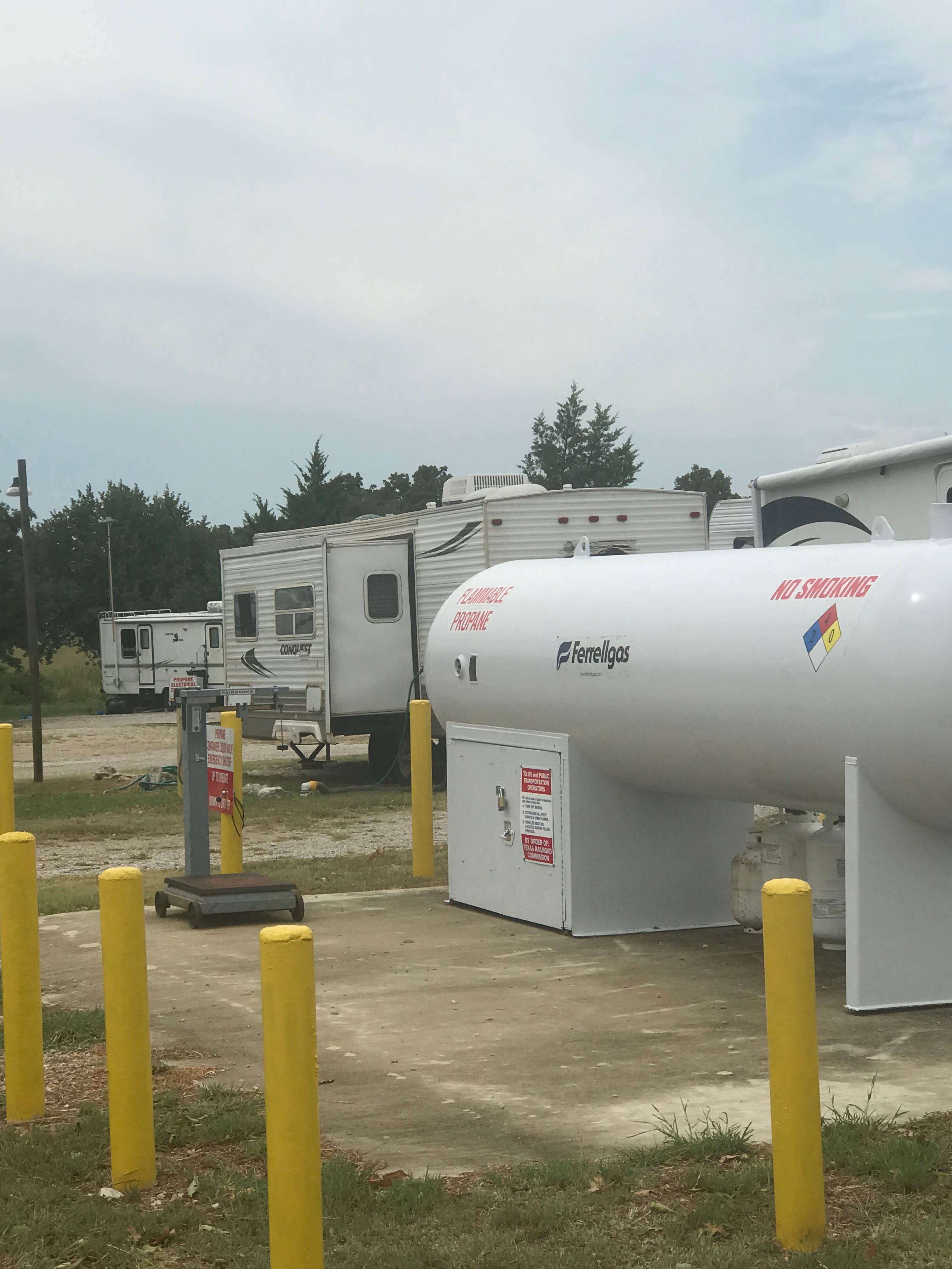 Camping near Tadra Point Trailhead & Campground: Sunset RV Park, Alvord, Texas