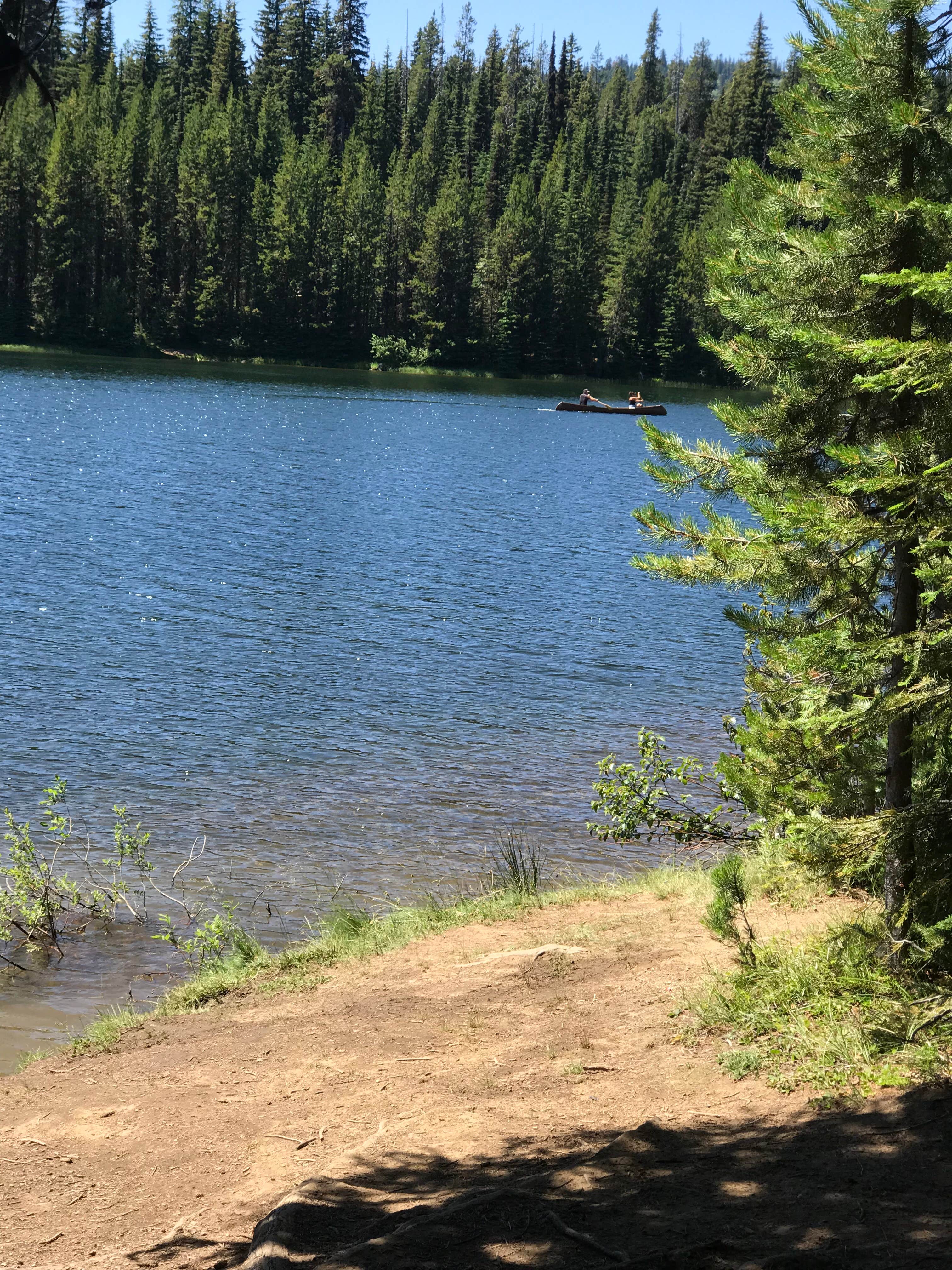 Oregon’s Jubilee Lake: Your Lakeside Escape Awaits!
