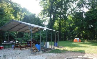 Camping near Hummingbird Hollow Farm Sanctuary: Old Cove, Robertsville, Missouri