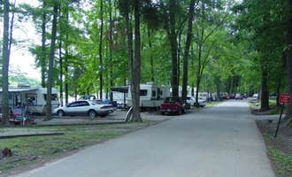 Camping near Pin Oak Campground — Natchez Trace State Park: Beech Bend Campground, Parsons, Tennessee